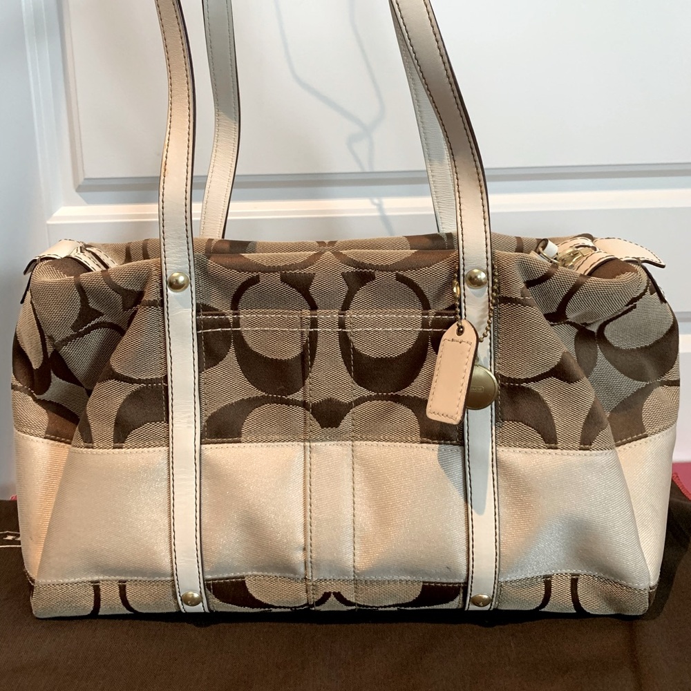 💯COACH signature collection - large tan/cream handbag